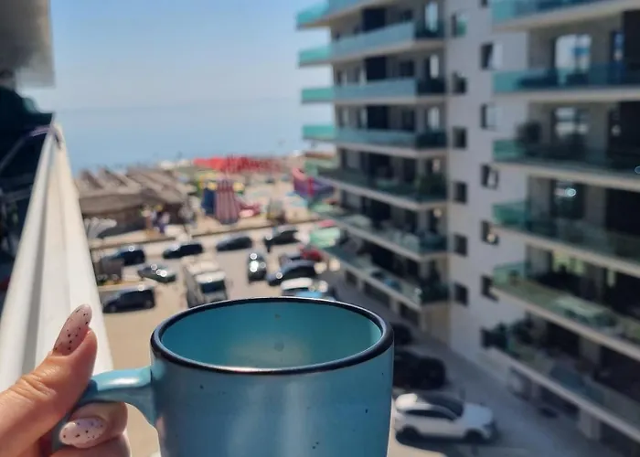 Apartment Mirami White Titanic